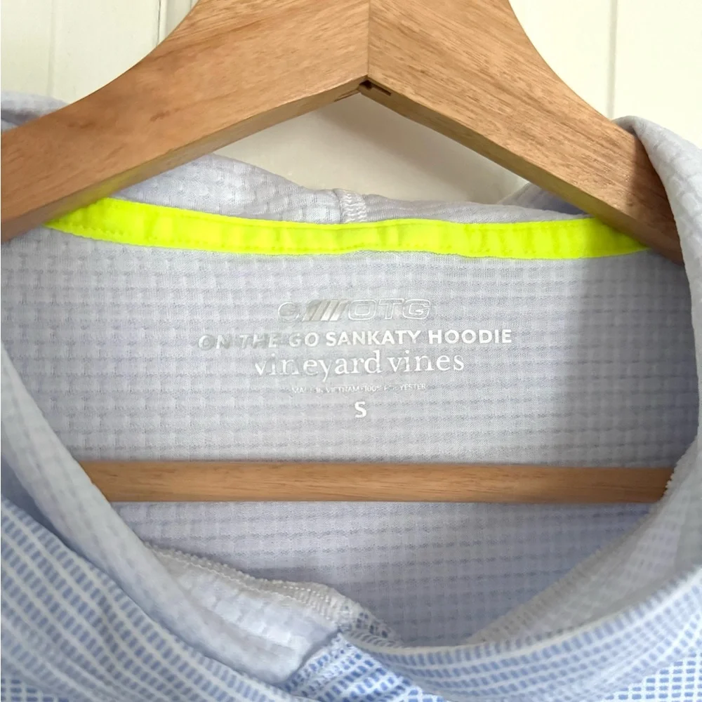 Vineyard Vines Light Blue On The Go Sankaty Performance Hoodie, Women’s - Picture 4 of 6